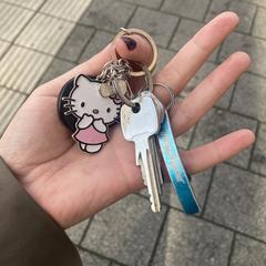 Sleutels met hello kitty sleutelhanger, segundo informou a iLost