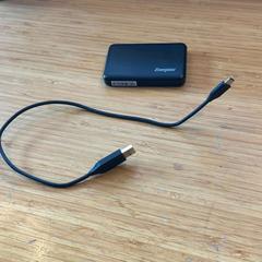 Hordozható töltő & Usb-c kábel usbc, amint azt Amsterdam ID Aparthotel az iLost segítségével jelentette.