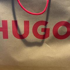 Purchase hugo purcha, a été signalé par Designer Outlet Roermond utilisant iLost