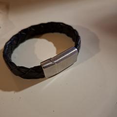 Bracelet bruin gevlochten, as reported by Alrijne Leiden using iLost