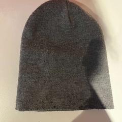 Čiapka s čiapkou, ako bolo nahlásené Amsterdam ID Aparthotel pomocou iLost