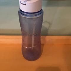 Bottiglia, come riportato da Familie Resort Molenwaard utilizzando iLost