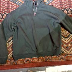 Camisola Green with zipper, como reportado por KABUL à GoGo / Teatro utilizando o iLost