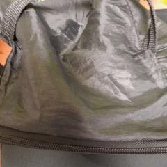 Borsa fresca noir et vert, come riportato da TCL utilizzando iLost