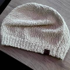 Beanie, som rapportert av EBS Tramplein ved bruk av iLost