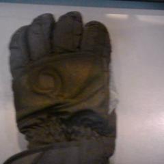 Rękawica, zgłoszono przez SnowWorld Landgraaf przy użyciu iLost