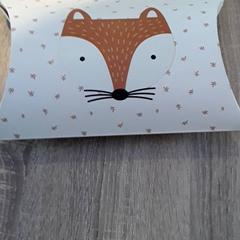 Dárek Hema doosje, jak nahlášeno EBS Tramplein pomocí iLost