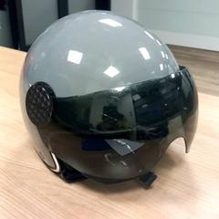 خوذة السكوتر Zwart، كما تم الإبلاغ عنه بواسطة RRReis Veluwe Zuid - Ede عبر iLost