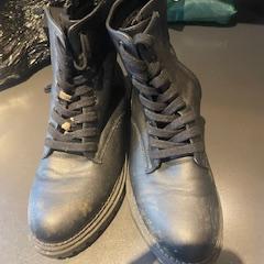 Boots, as reported by Hotel V Frederiksplein using iLost