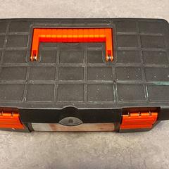 متنوع - werkkoffer، كما تم الإبلاغ عنه بواسطة Regio Oost-Vlaanderen عبر iLost