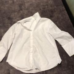 Blúz Wit, amint azt Van der Valk Hotel Haarlem az iLost segítségével jelentette.