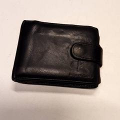 財布 がiLostで Qbuzz ZHN によって報告されました