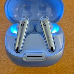 Hörlurshållare Oordopjes aanwezig, rapporterat av Mauritshuis Den Haag med iLost