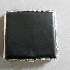 Matériel à fumer, a été signalé par Centraal magazijn utilisant iLost