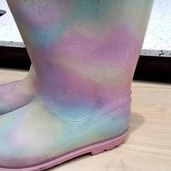 Botas de borracha, como reportado por Beekse Bergen Resorts en Hotel utilizando o iLost