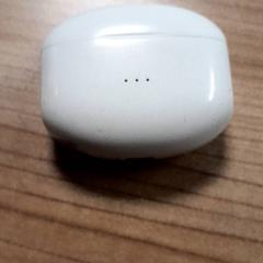 Sluchátko Wit, jak nahlášeno Transdev Hoeksche Waard Goeree Overflakkee pomocí iLost