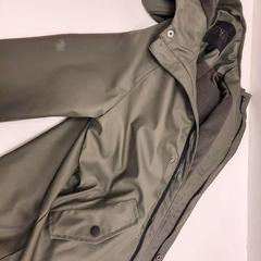 Veste bruin, a été signalé par Gemeente Leopoldsburg utilisant iLost