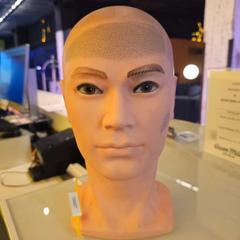 Mannequin, jak nahlášeno Room Mate Bruno pomocí iLost