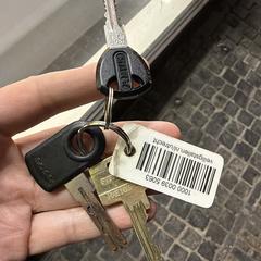 Sleutelbos fiets, kettingslot, huis in Utrecht، كما تم الإبلاغ عنه عبر iLost
