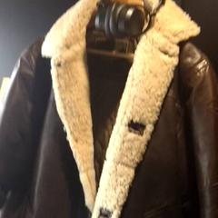 Läderjacka & Hörlurar +Zwarte, rapporterat av TivoliVredenburg med iLost