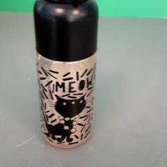 Botella para beber, ha sido reportado por Diergaarde Blijdorp con iLost