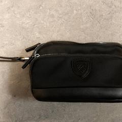 Sac - Polstas zwart Fanelli, a été signalé par Regio Oost-Vlaanderen utilisant iLost