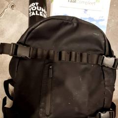 노트북 & 배낭, iLost를 사용하여 Qbuzz DMG에 보고됨