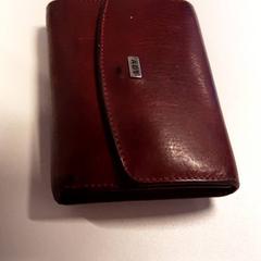 Wallet, as reported by Qbuzz ZHN using iLost