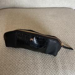 Zwarte etui, ha sido reportado a iLost