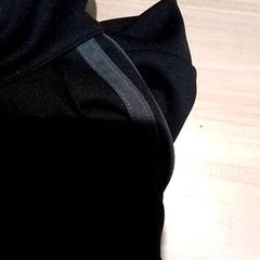 Mellény Adidas, amint azt Beekse Bergen Resorts en Hotel az iLost segítségével jelentette.