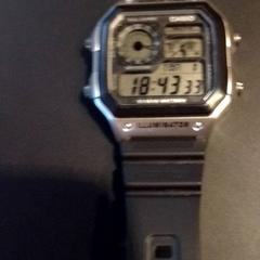 Montre Zilverkleurig/ Zwarte band., a été signalé par TivoliVredenburg utilisant iLost