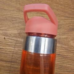 Flasche, gemeldet von Down The Rabbit Hole über iLost