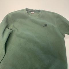 Groene trui merk New Balance, as reported by Awakenings ADE - Gashouder using iLost