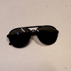 Sonnenbrille, gemeldet von Qbuzz ZHN über iLost