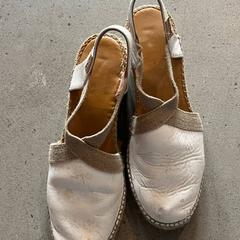 Wedges White wedges, jak nahlášeno Conscious Hotel Westerpark pomocí iLost