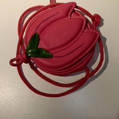 Tasje Schoudertas roze, amint azt IKEA Groningen az iLost segítségével jelentette.