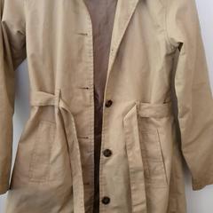 재킷 Trenchcoat, iLost를 사용하여 DierenPark Amersfoort에 보고됨