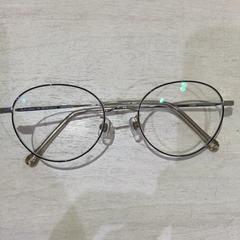 眼鏡 がiLostで IKEA渋谷 によって報告されました