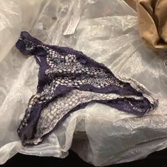 Kleren Blue cotton nickers, zoals gemeld door MEININGER Hotel Brussels City Center met iLost