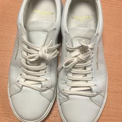 Shoes white Saint Laurent, zgłoszono przez Sheraton Brussels Airport Hotel przy użyciu iLost