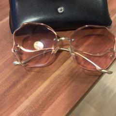 Pouzdro na brýle s brýlemi, jak nahlášeno Pathé Haarlem pomocí iLost