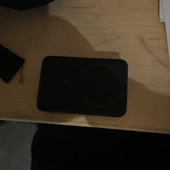 Banco de energía Zwart apple, ha sido reportado por Pinkpop con iLost