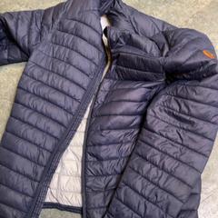 Jakke Blue, som rapportert av KABUL à GoGo / Teatro ved bruk av iLost