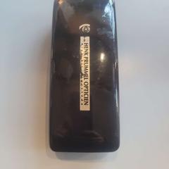 Puzdro na okuliare s okuliarmi, ako bolo nahlásené Padualaan 101 pomocou iLost