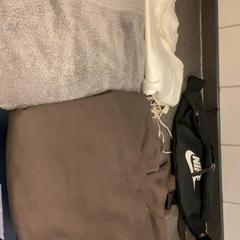 Sac, Sauteur, Serviette & Casque audio jumper,, a été signalé par MEININGER Hotel Brussels City Center utilisant iLost