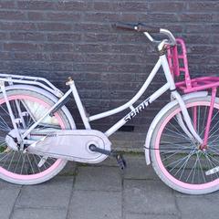 Meisjesfietsje, amint azt Gemeente Heusden az iLost segítségével jelentette.