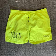 Kurze hose, gemeldet von Grand Hotel Amrath Kurhaus über iLost