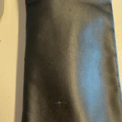 Estuche para gafas con gafas, ha sido reportado por GVB con iLost