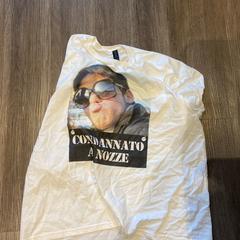 Tshirt white, as reported by Amsterdam ID Aparthotel using iLost