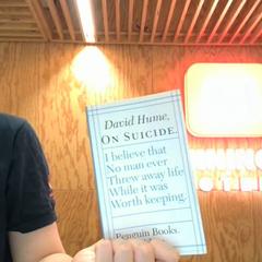 Libri David Hume, ON Suicide, come riportato da MEININGER Hotel Innsbruck Zentrum utilizzando iLost